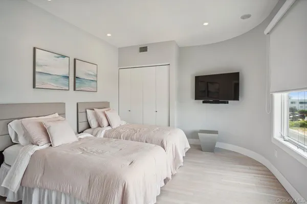 $200,000 | 681 Dune Road, West Hampton Dunes, NY 11978