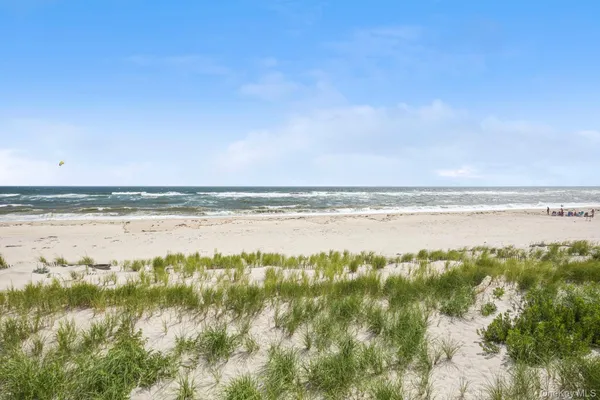 $200,000 | 681 Dune Road, West Hampton Dunes, NY 11978