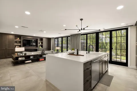 $1,695,000 | 517 Janneys Lane, Alexandria, VA 22302