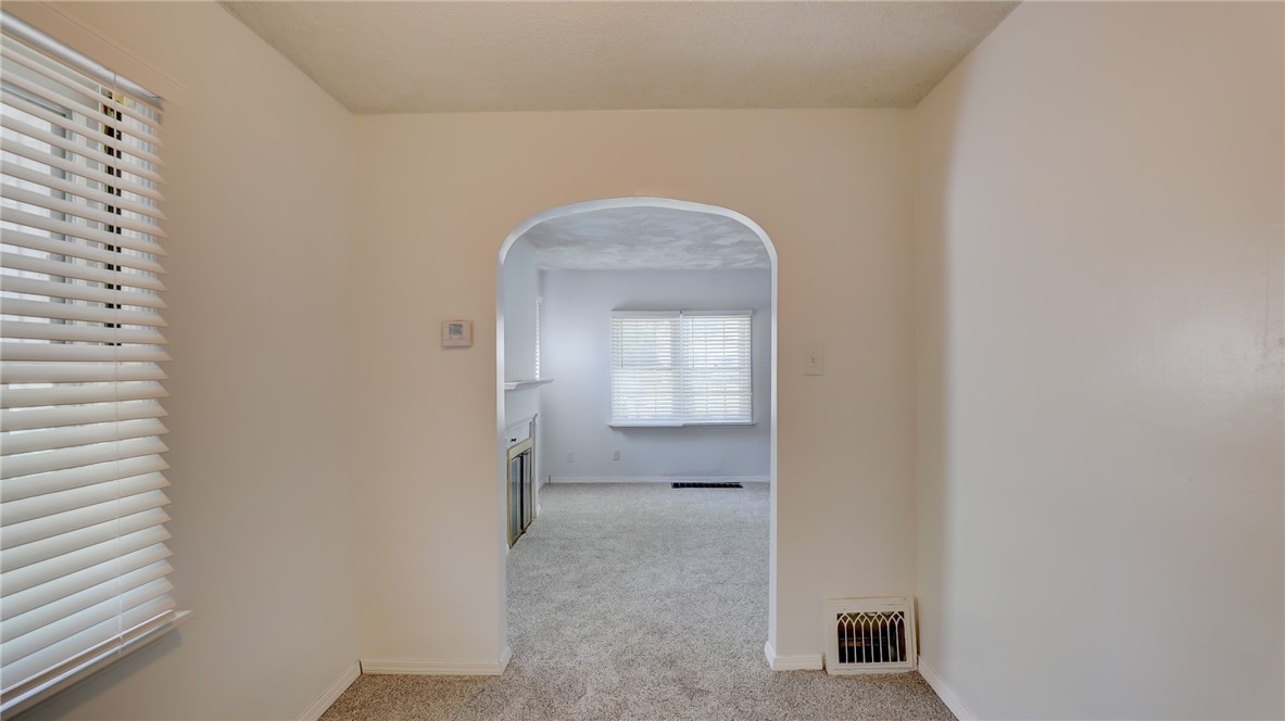 1929 East Johns Avenue Decatur, IL 62521 - Photo 8 of 23