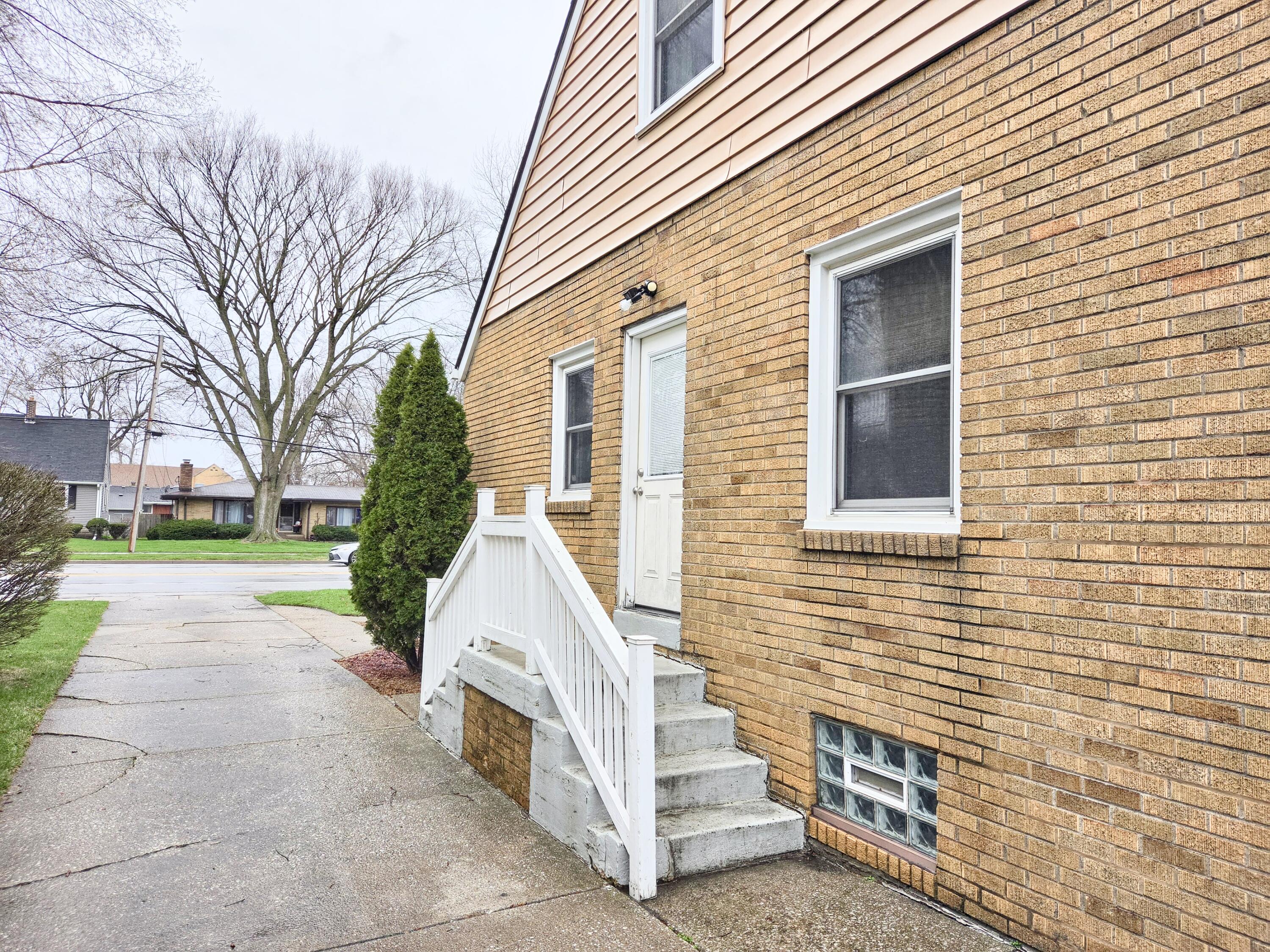 707 North Broad Street Griffith, IN 46319 - Photo 3 of 21 3000x2250