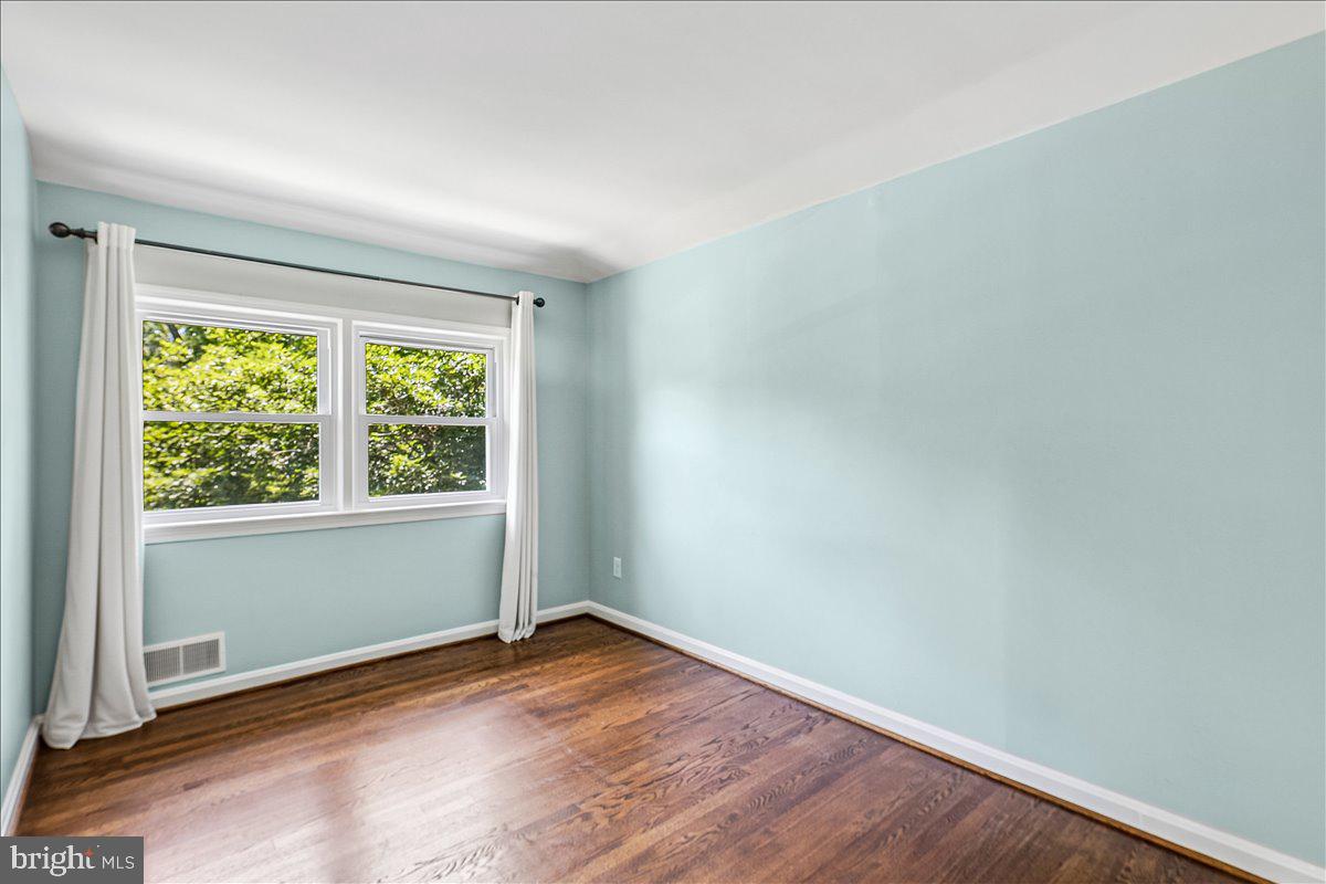 8109 Bainbridge Road Alexandria, VA 22308 - Photo 16 of 21