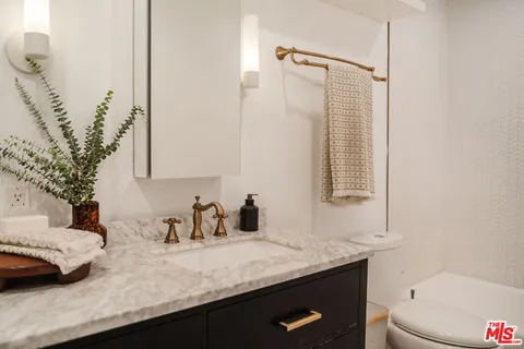 $850,000 | 1010 Palm Avenue, Unit 106, West Hollywood, CA 90069