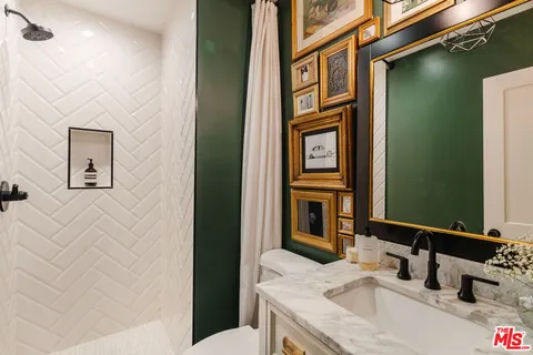 $850,000 | 1010 Palm Avenue, Unit 106, West Hollywood, CA 90069