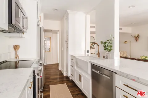 $850,000 | 1010 Palm Avenue, Unit 106, West Hollywood, CA 90069