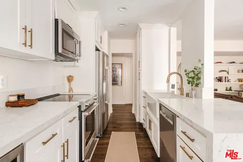 $850,000 | 1010 Palm Avenue, Unit 106, West Hollywood, CA 90069