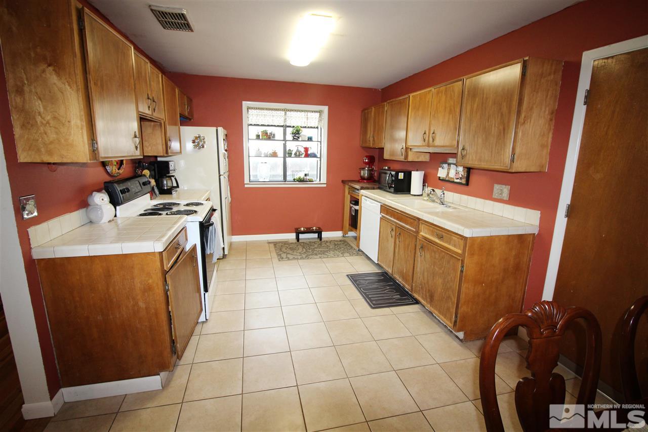 1439 Exeter Way Reno, NV 89503 - Photo 4 of 12 Photo 4