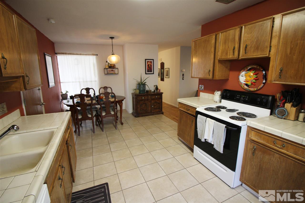 1439 Exeter Way Reno, NV 89503 - Photo 6 of 12 Photo 6