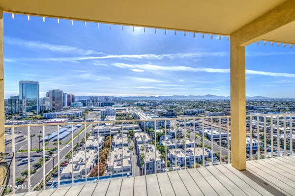 $399,995 | 207 West Clarendon Avenue, Unit 20B, Phoenix, AZ 85013