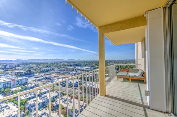 $399,995 | 207 West Clarendon Avenue, Unit 20B, Phoenix, AZ 85013