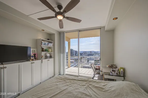 $399,995 | 207 West Clarendon Avenue, Unit 20B, Phoenix, AZ 85013
