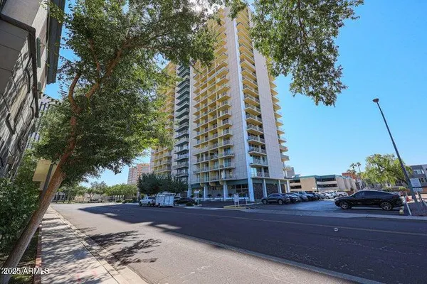 $399,995 | 207 West Clarendon Avenue, Unit 20B, Phoenix, AZ 85013