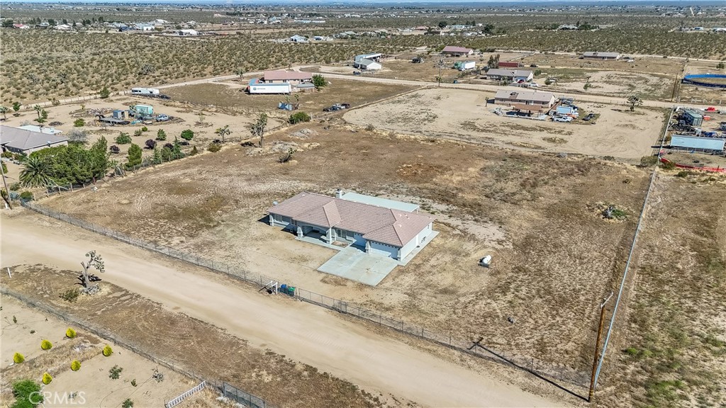 7576 Sunset Road Phelan, CA 92371 - Photo 12 of 31