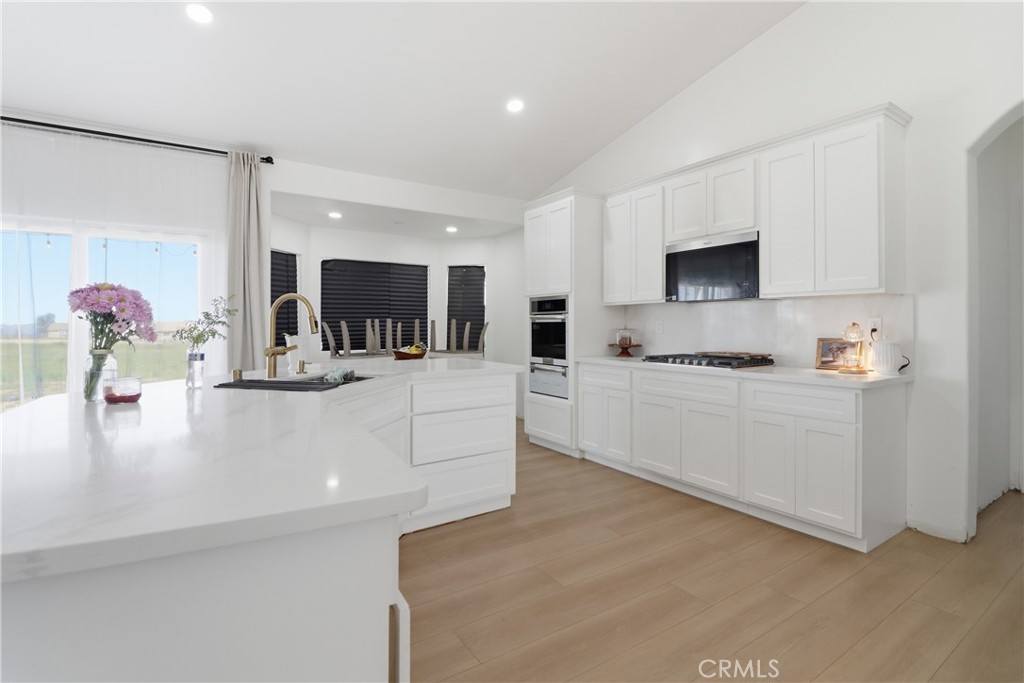 7576 Sunset Road Phelan, CA 92371 - Photo 9 of 39
