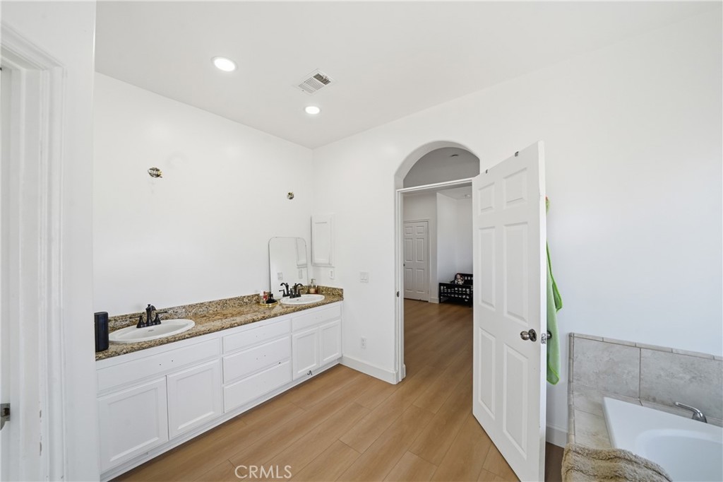 7576 Sunset Road Phelan, CA 92371 - Photo 10 of 31
