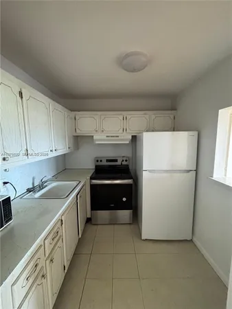 $1,200 | 36 Windsor East, Unit B, West Palm Beach, FL 33417