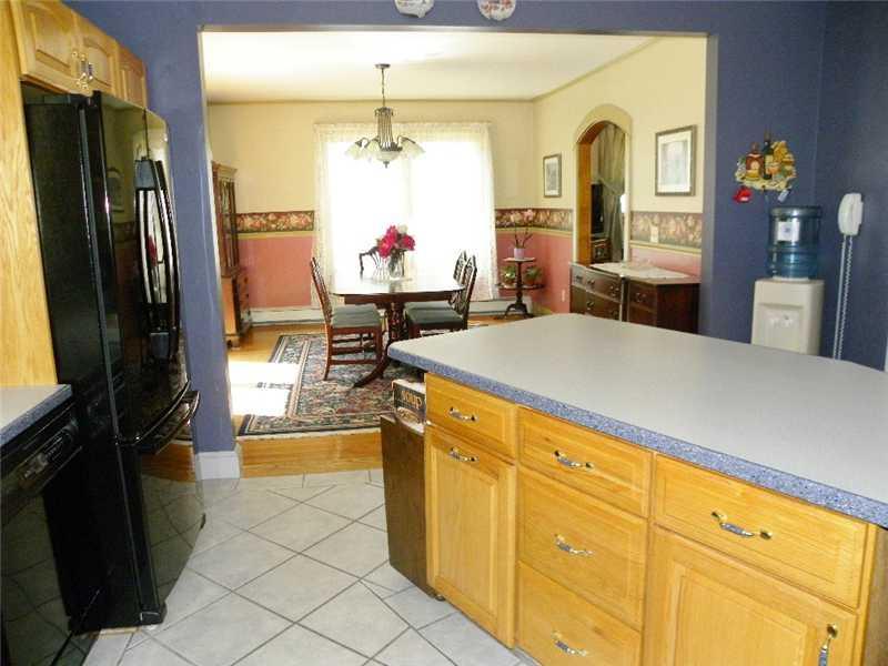 137 Riverside Drive Auburn, ME 04210 - Photo 7 of 31 Kitchen.