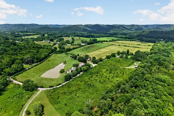 $499,900 | 187 Edwin Smith Lane, Gainesboro, TN 38562