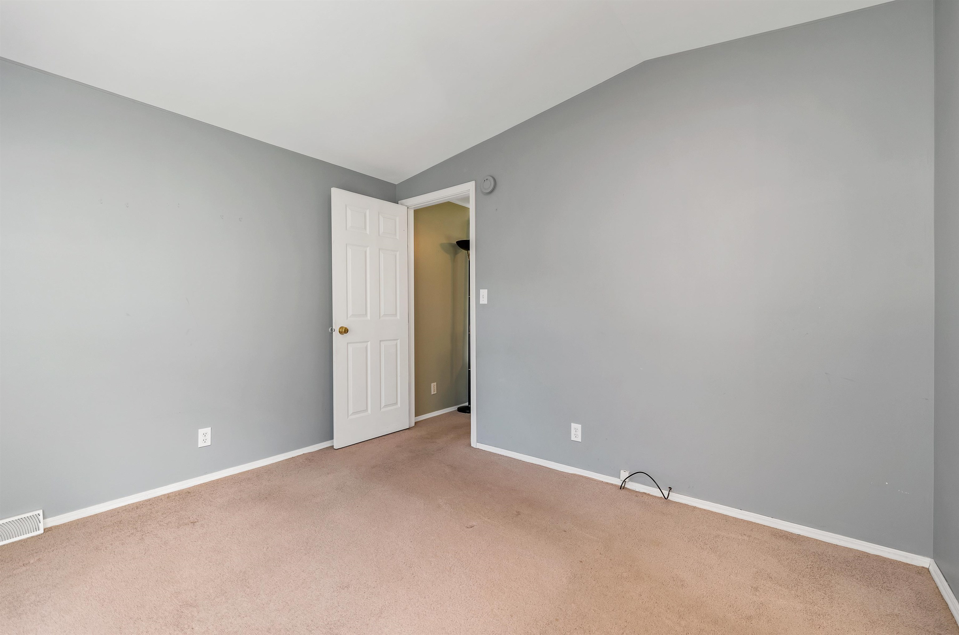2 Hemlock Road Tilton, NH 03276 - Photo 15 of 35