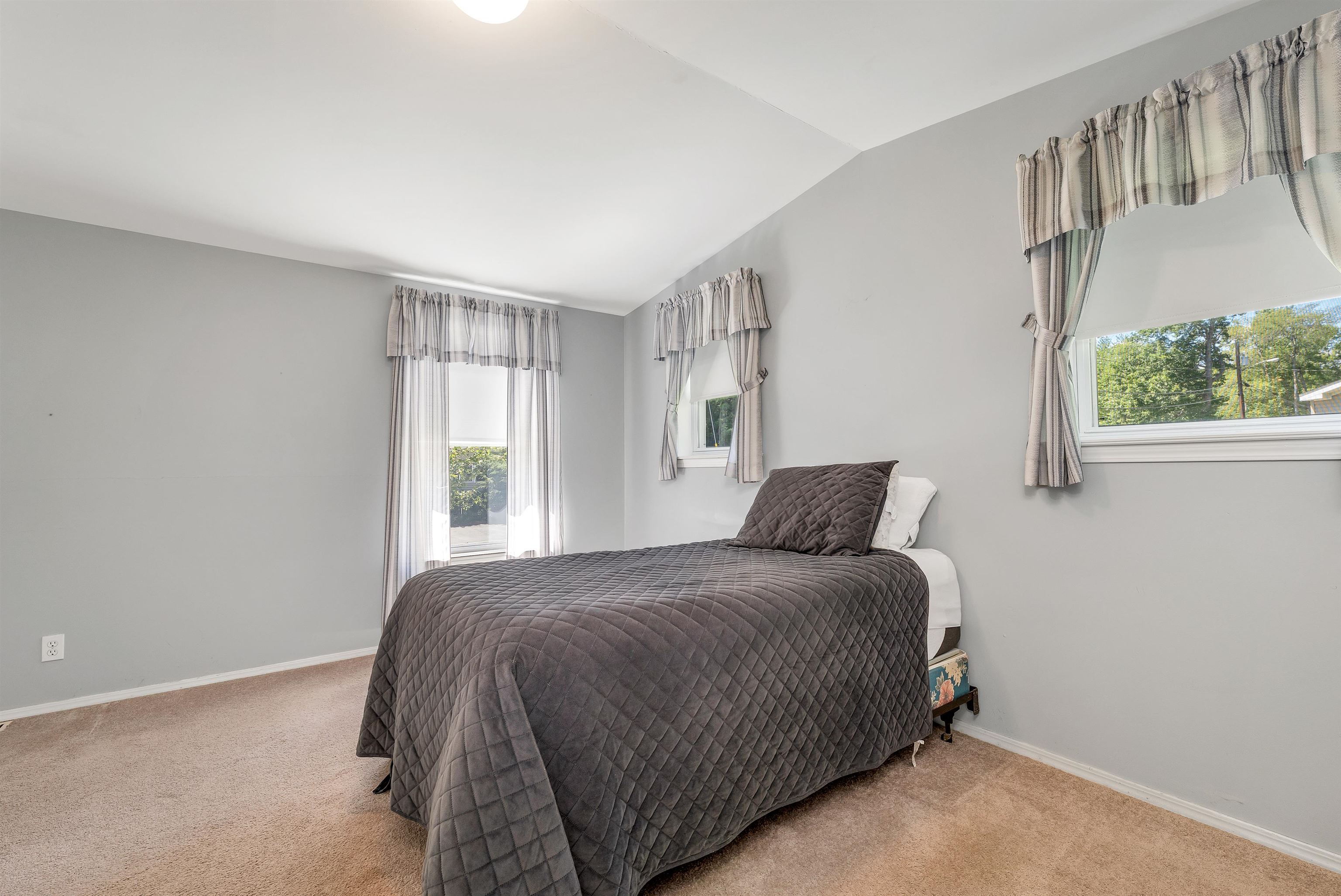 2 Hemlock Road Tilton, NH 03276 - Photo 20 of 35