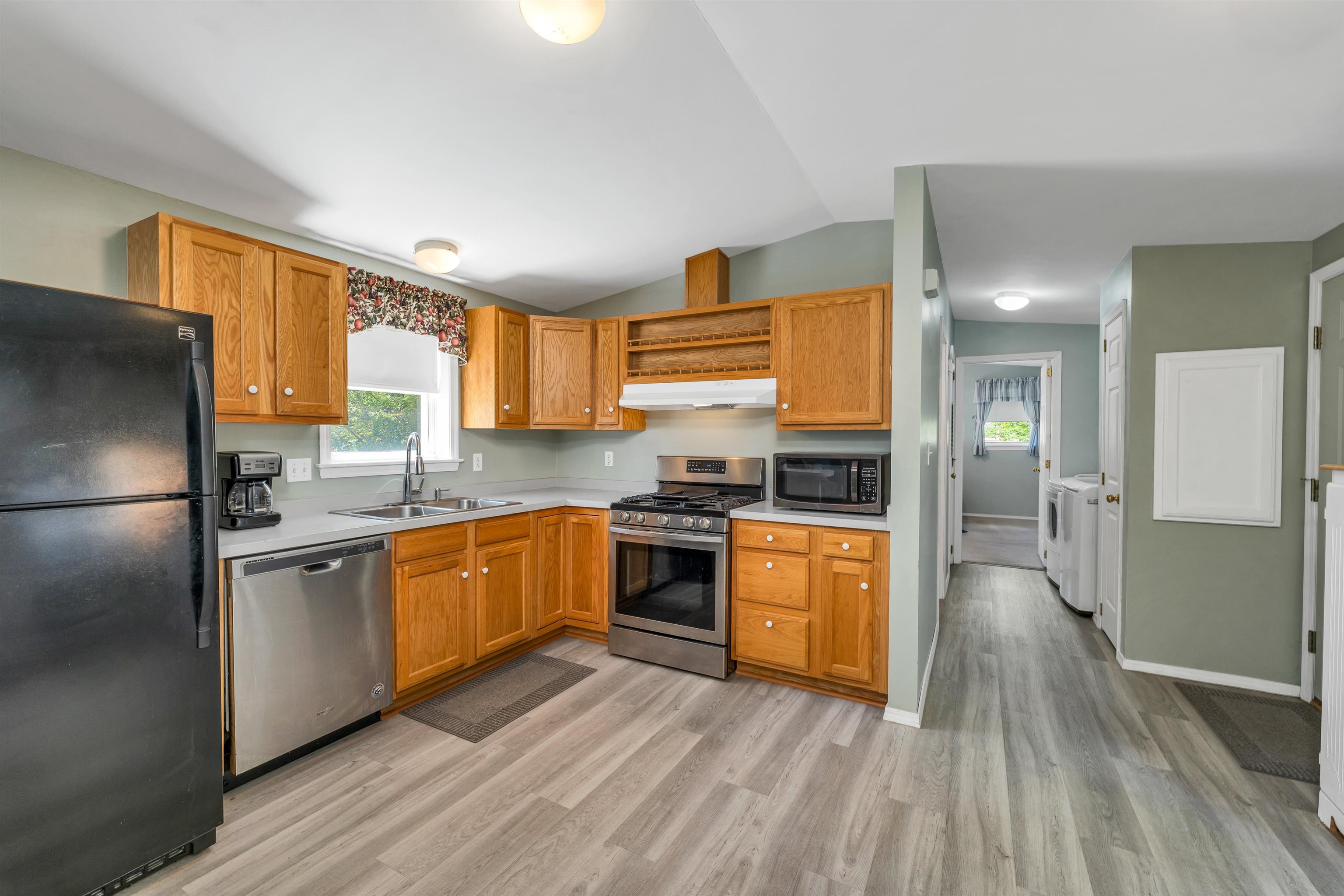 2 Hemlock Road Tilton, NH 03276 - Photo 4 of 35