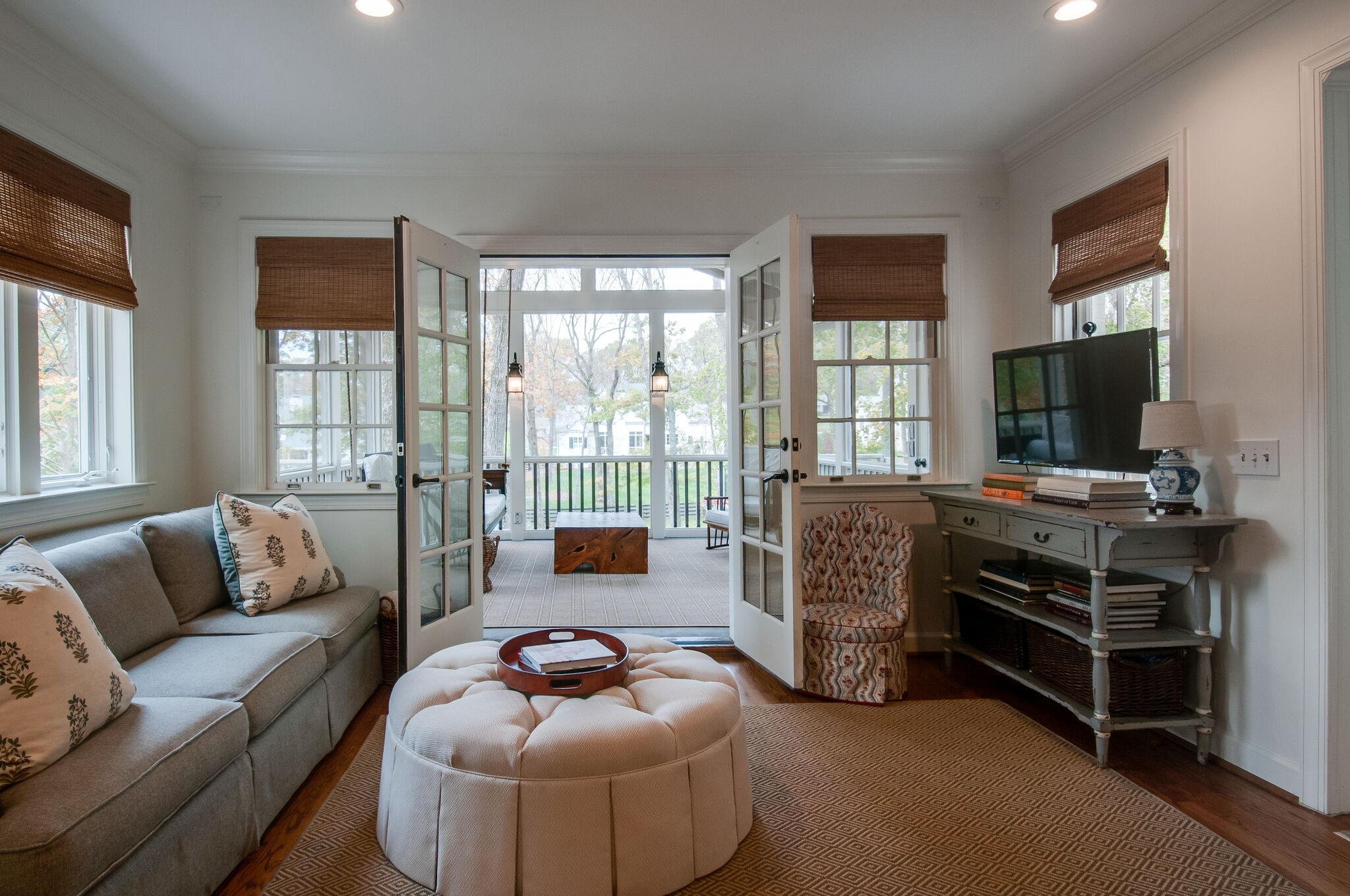 4309 Estes Road Nashville, TN 37215 - Photo 7 of 23 a living room with furniture and a flat screen tv