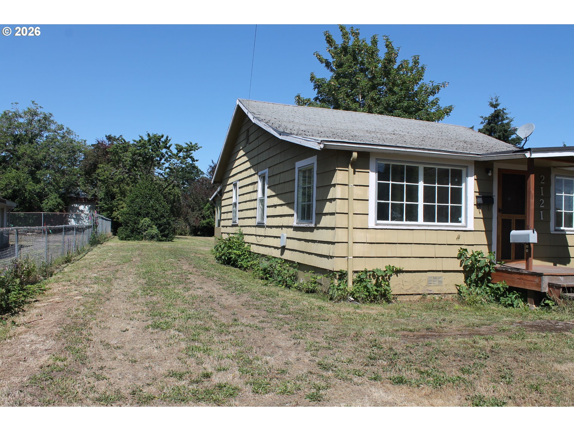 2121 Southeast 89th Avenue Portland, OR 97216 - Photo 3 of 28