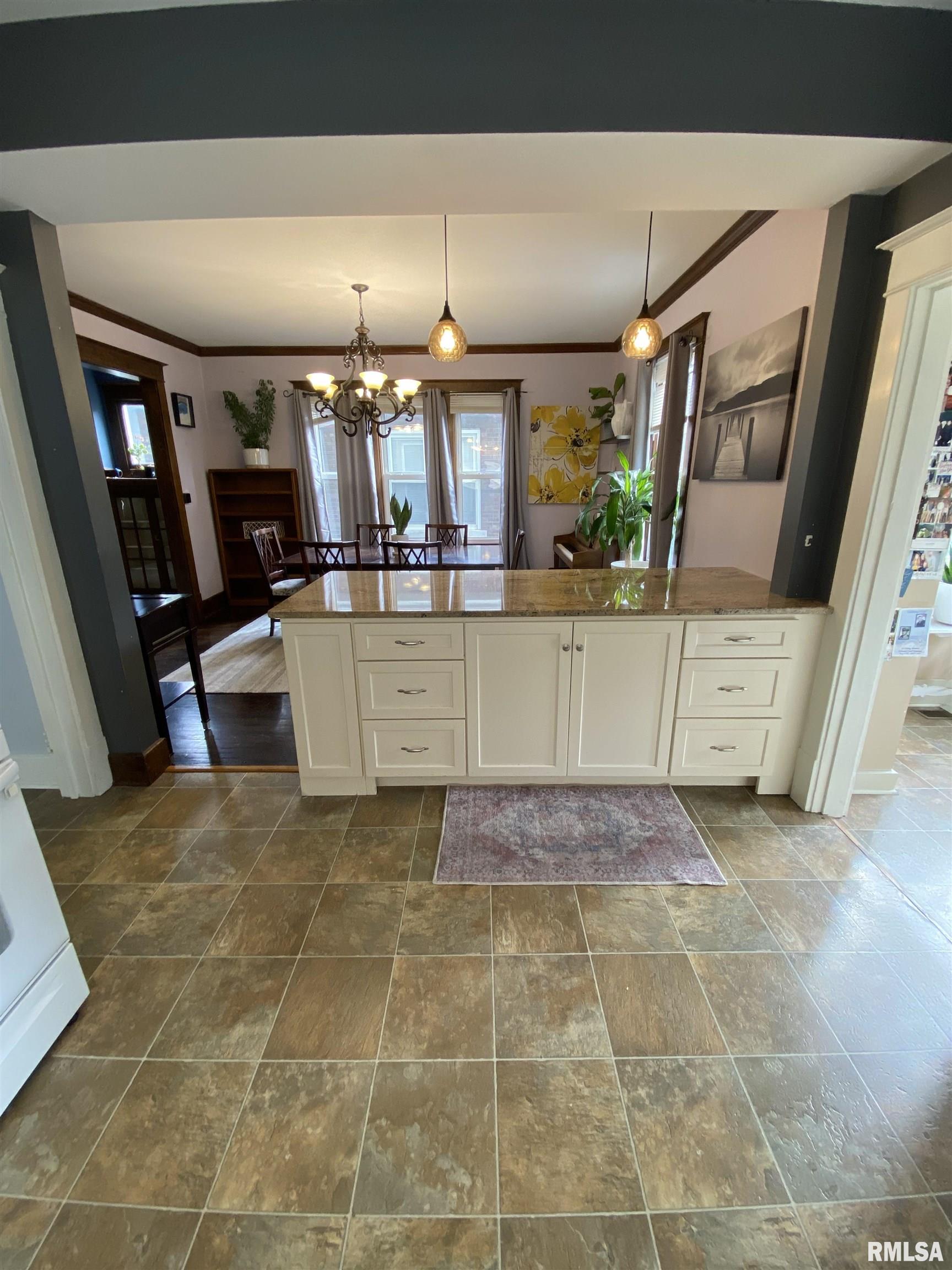 712 West Fayette Avenue Springfield, IL 62704 - Photo 7 of 41 Gallery Image 7