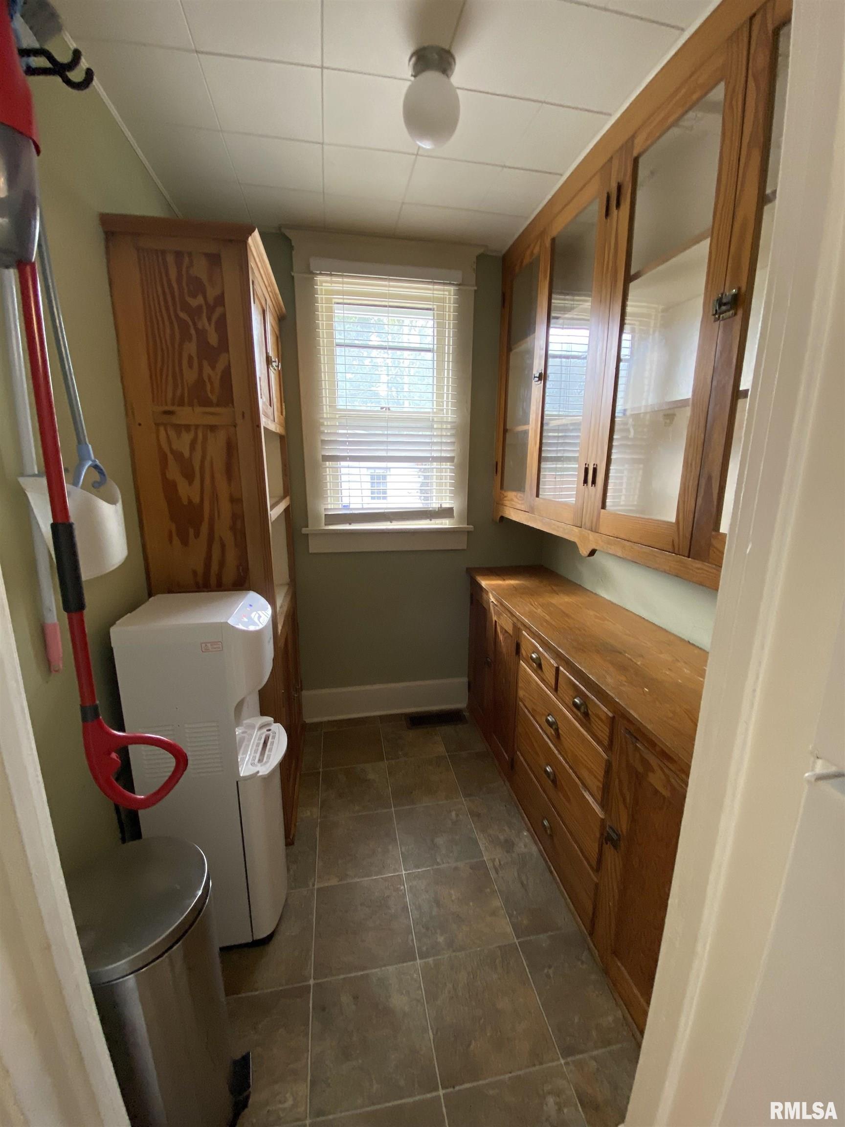 712 West Fayette Avenue Springfield, IL 62704 - Photo 9 of 41 Gallery Image 9