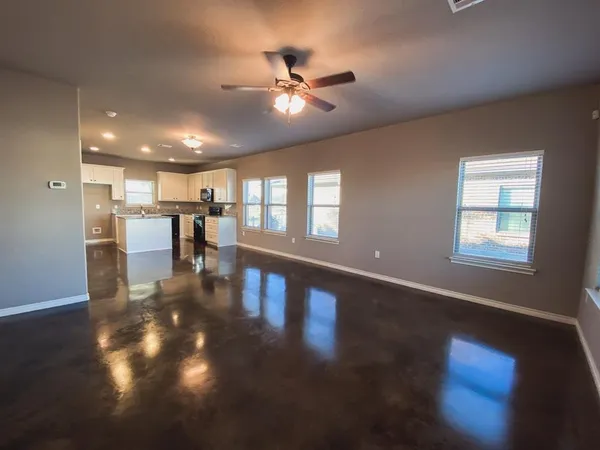 $1,825 | 221 East Paris Street, Palmer, TX 75152