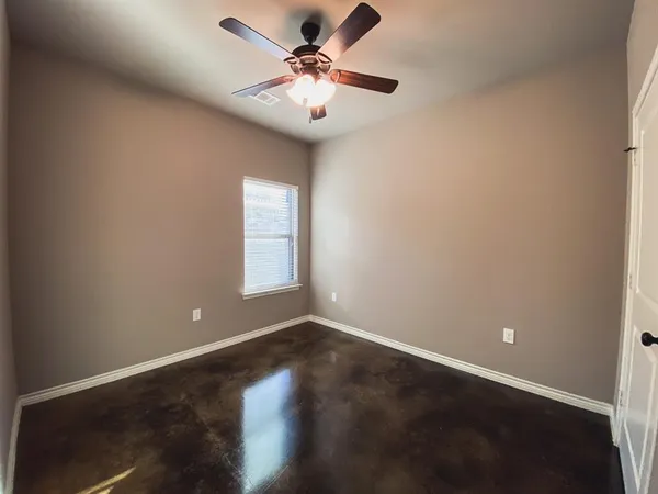 $1,825 | 221 East Paris Street, Palmer, TX 75152