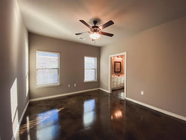 $1,825 | 221 East Paris Street, Palmer, TX 75152