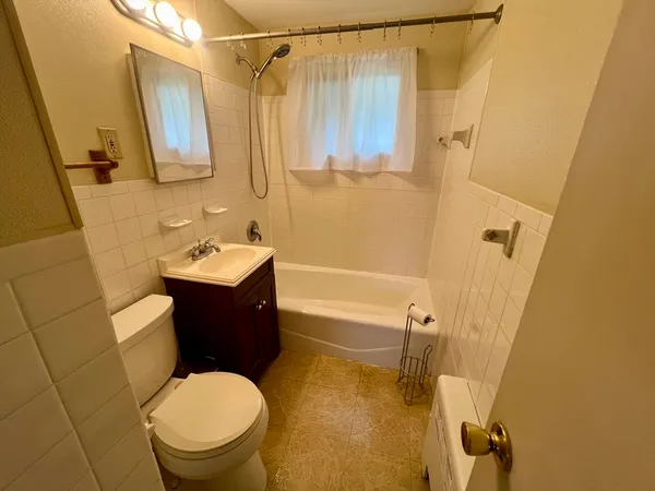 $2,500 | 12 Saran Avenue, Unit 12, Bedford, MA 01730