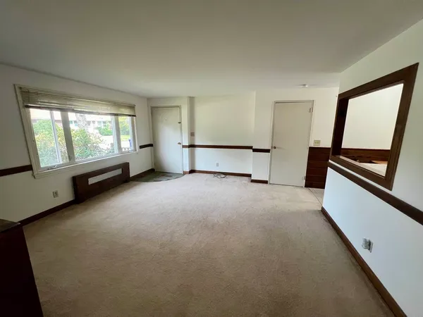 $2,500 | 12 Saran Avenue, Unit 12, Bedford, MA 01730