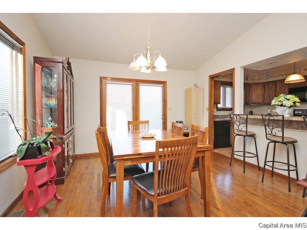 17147 River View Road Petersburg, IL 62675 - Photo 10 of 36 Gallery Image 10