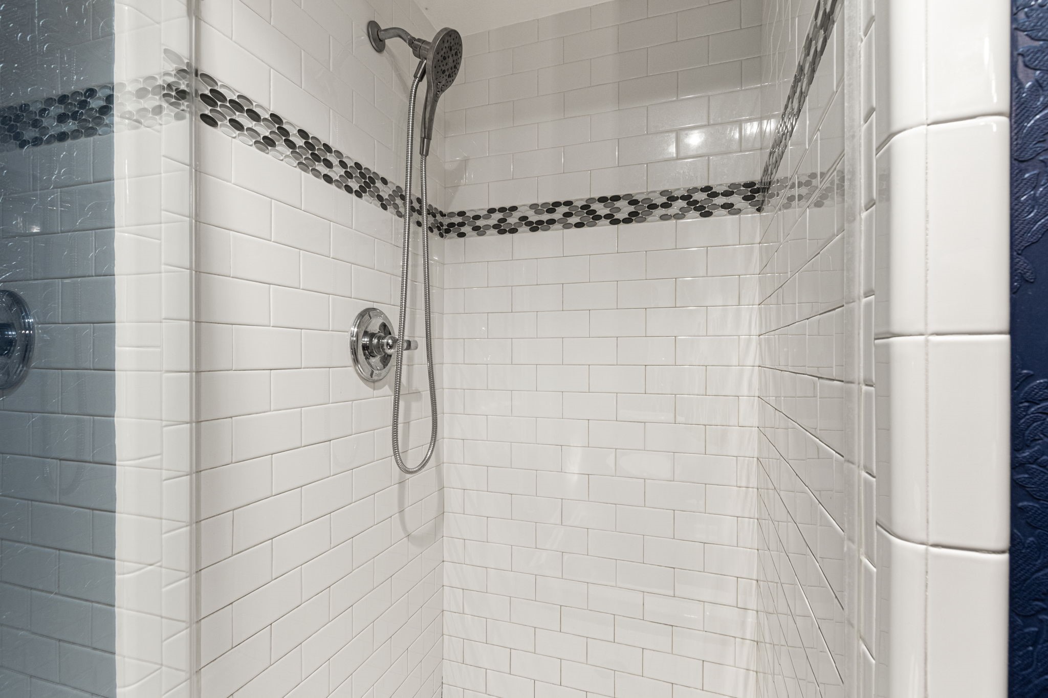 3749 Wakeforest Avenue Houston, TX 77098 - Photo 20 of 36 First floor shower.