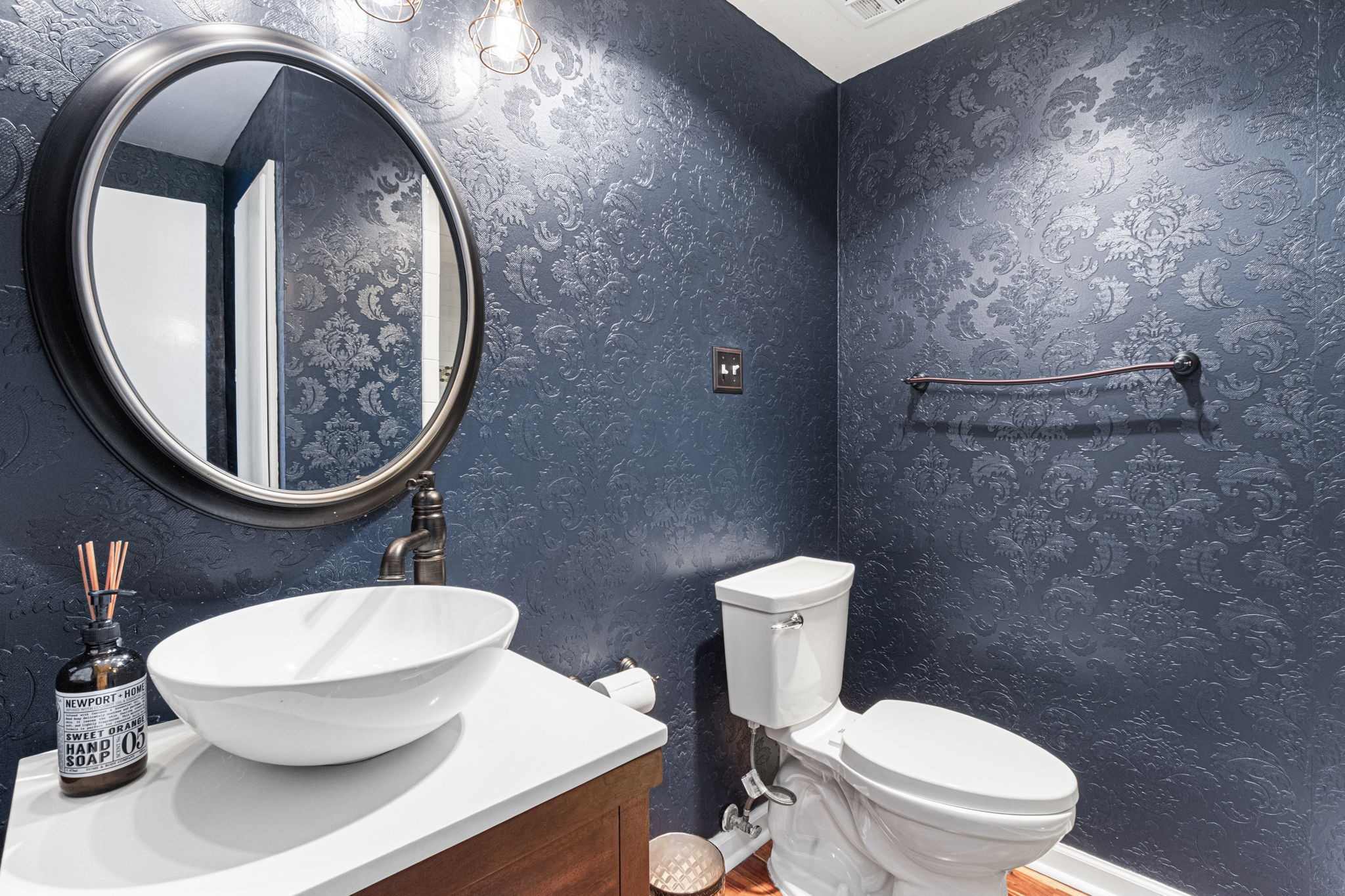 3749 Wakeforest Avenue Houston, TX 77098 - Photo 21 of 36 First floor bedroom.