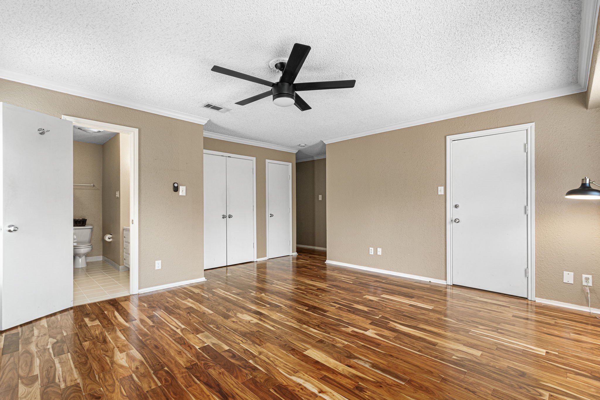 3749 Wakeforest Avenue Houston, TX 77098 - Photo 24 of 36 Enormous Primary Bedroom with entry to outdoor balcony.