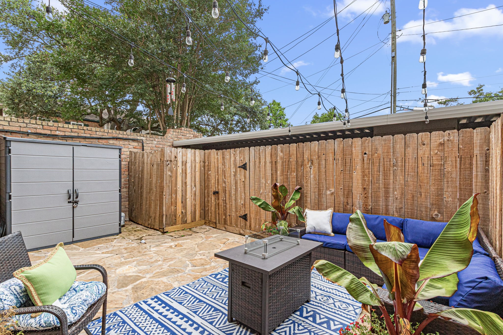 3749 Wakeforest Avenue Houston, TX 77098 - Photo 35 of 36 Use the patio as large overflow party area. Left View.