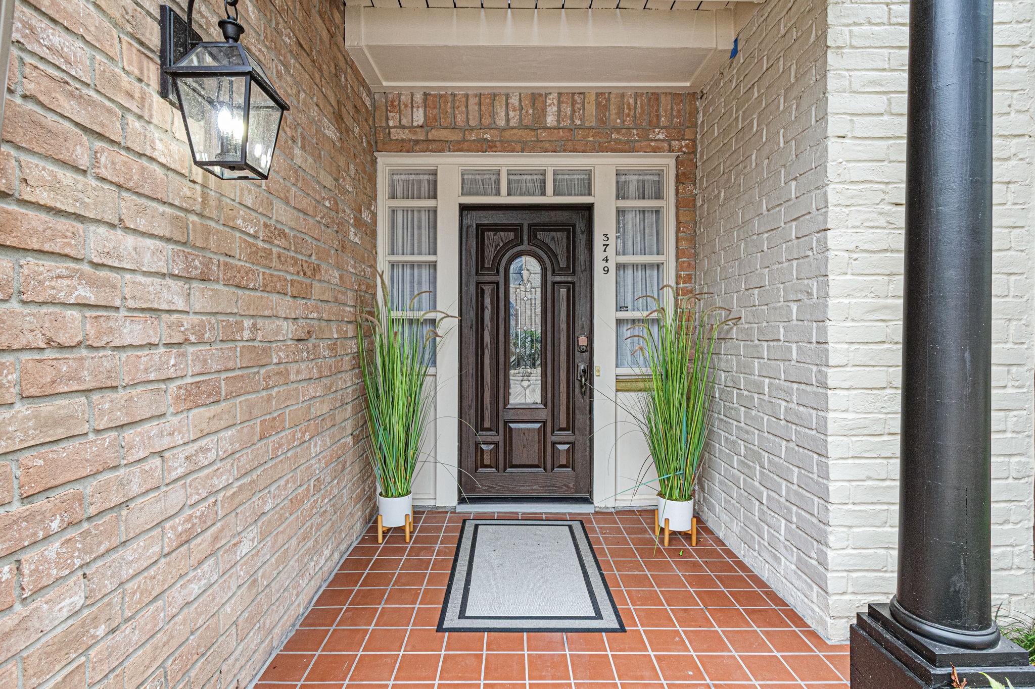 3749 Wakeforest Avenue Houston, TX 77098 - Photo 4 of 36 Welcome to Wakeforest.