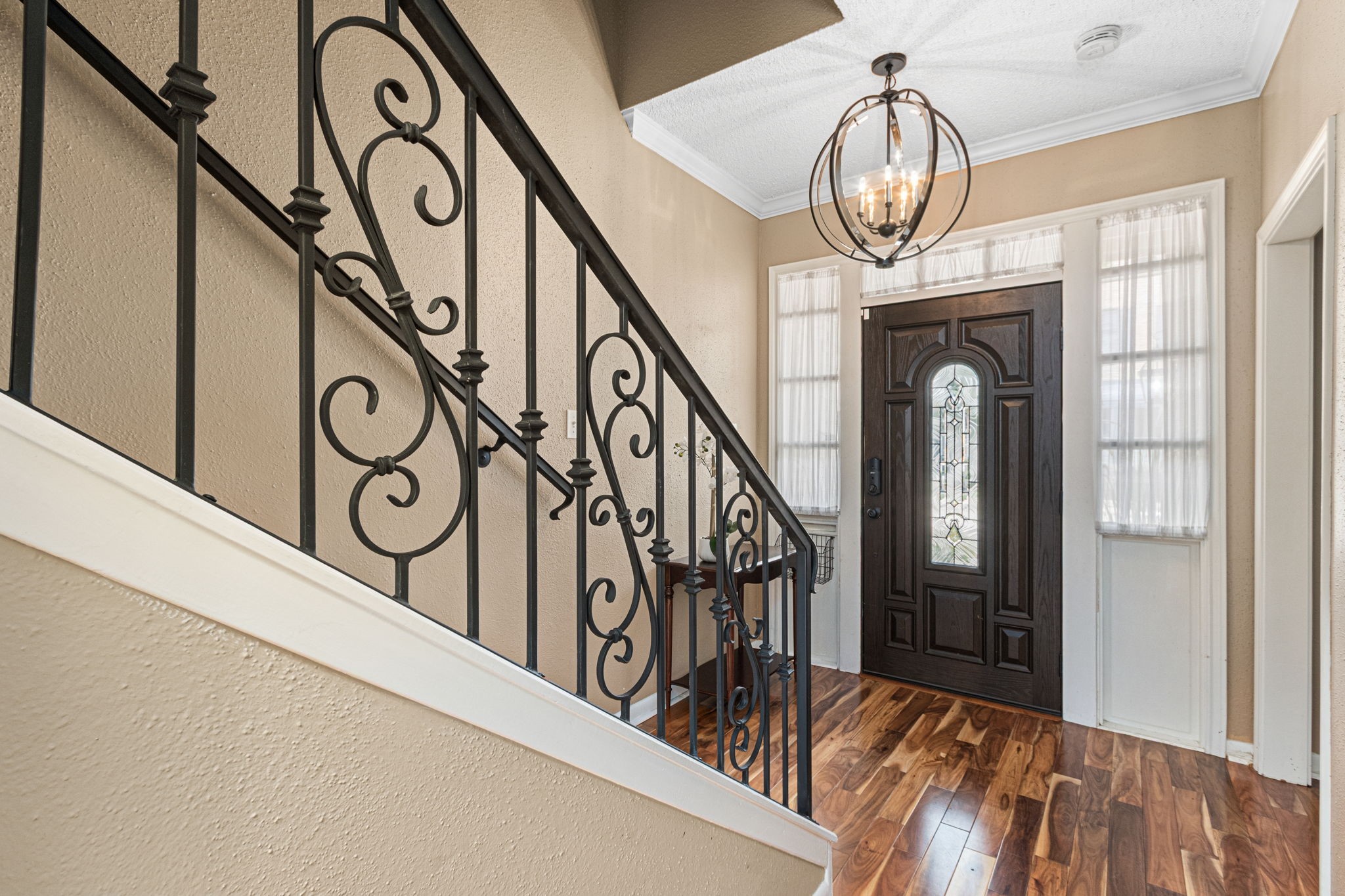 3749 Wakeforest Avenue Houston, TX 77098 - Photo 5 of 36 Front door entry.