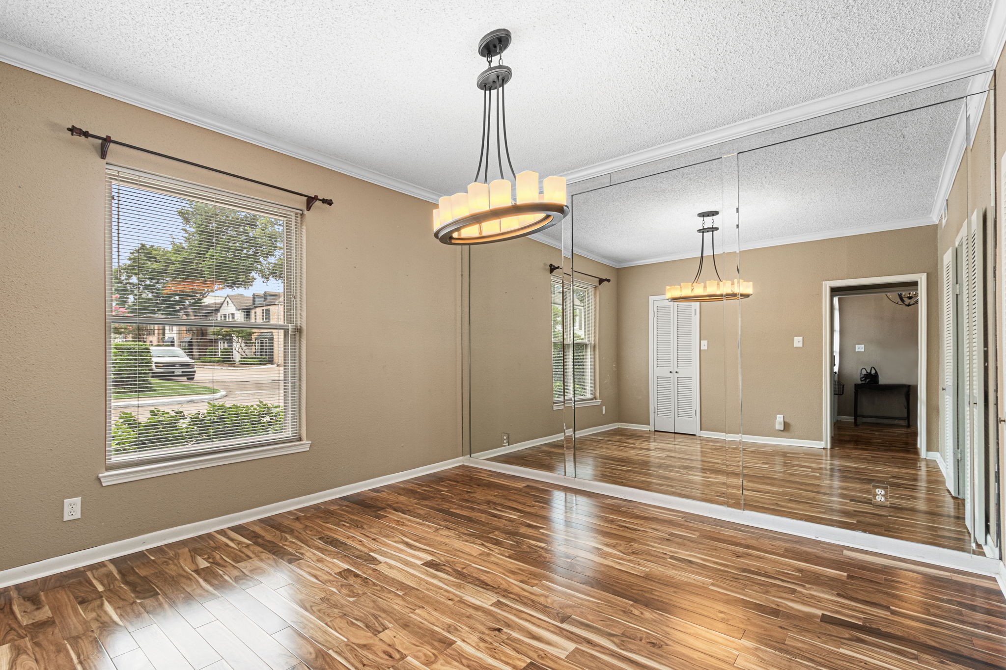 3749 Wakeforest Avenue Houston, TX 77098 - Photo 10 of 36 This townhome was built with the ability to utilize this space as downstairs if needed as a 4th bedroom/Study/Dinning w full bathroom.