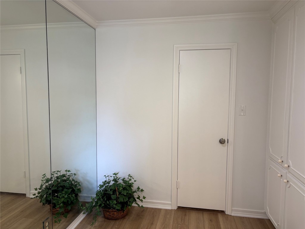 1111 Burning Tree Road Kingwood, TX 77339 - Photo 25 of 32 Primary Bath