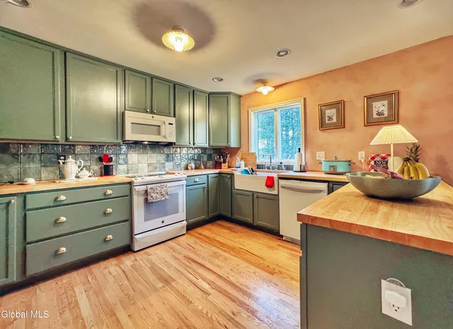 $638,000 | 5 Clubhouse Court, Saratoga Springs, NY 12866