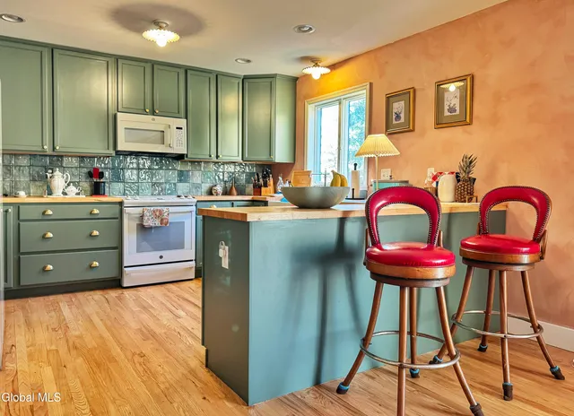 $638,000 | 5 Clubhouse Court, Saratoga Springs, NY 12866