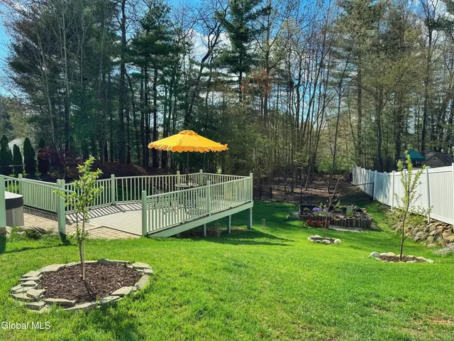 $638,000 | 5 Clubhouse Court, Saratoga Springs, NY 12866