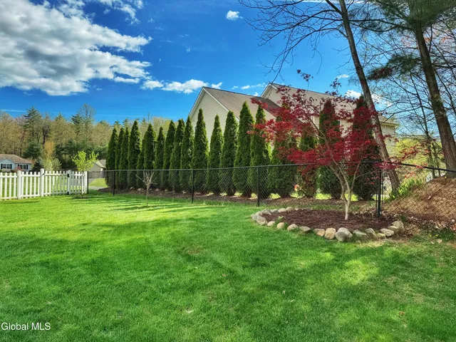 $638,000 | 5 Clubhouse Court, Saratoga Springs, NY 12866