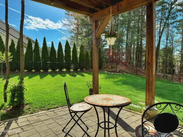 $638,000 | 5 Clubhouse Court, Saratoga Springs, NY 12866