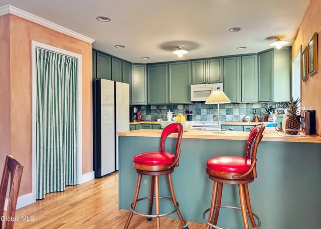 $638,000 | 5 Clubhouse Court, Saratoga Springs, NY 12866