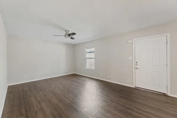 $1,050 | 5005 Manor Road, Unit 232, Austin, TX 78723